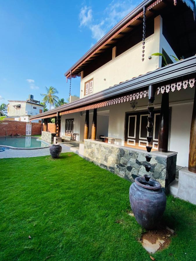 Thaprobana Villa Tangalle - Private Villa Exteriör bild