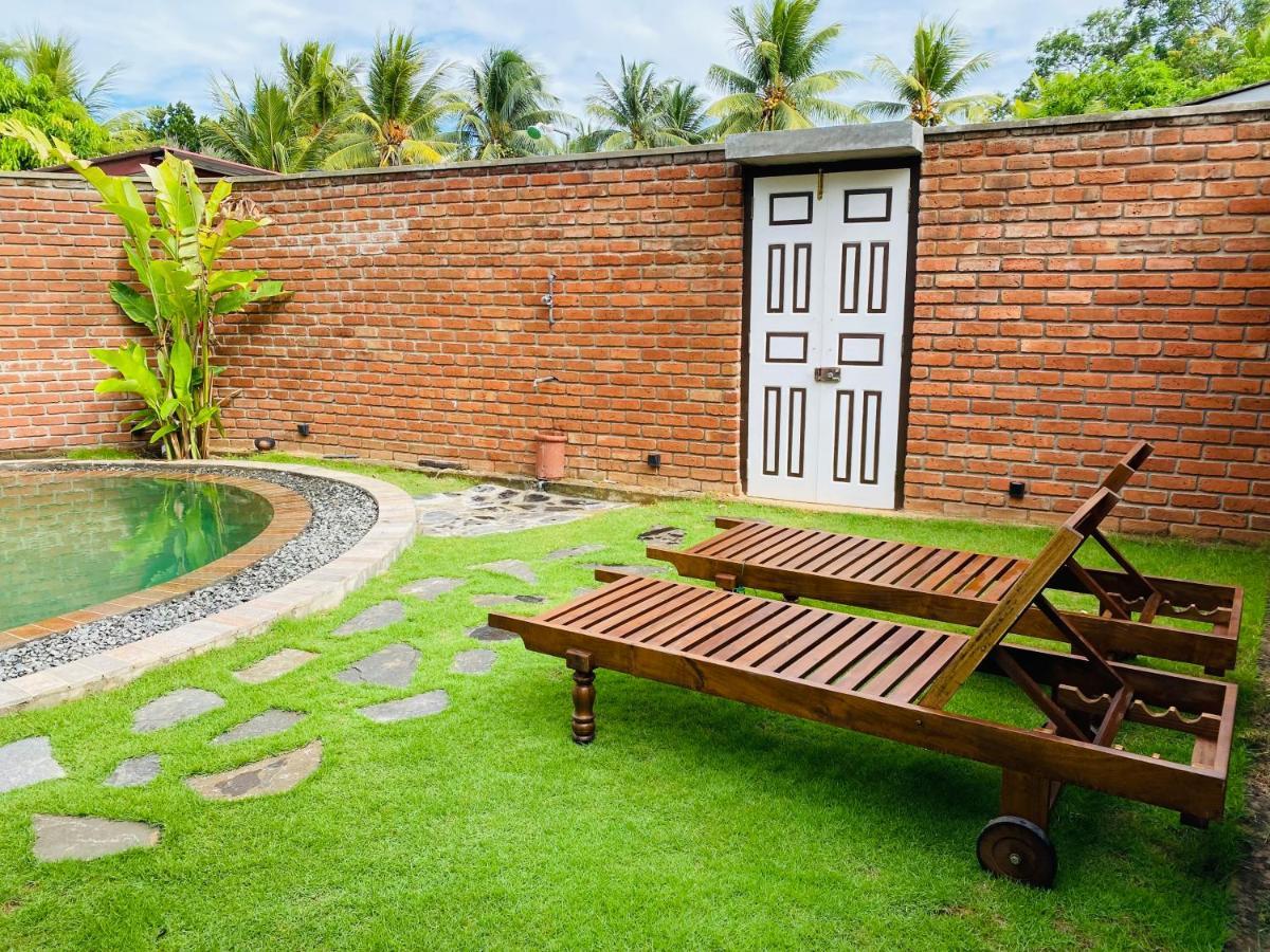 Thaprobana Villa Tangalle - Private Villa Exteriör bild