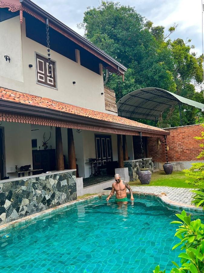 Thaprobana Villa Tangalle - Private Villa Exteriör bild